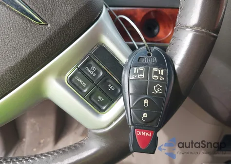 2015 Chrysler Town & Country Touring from USA, damaged, VIN 2C4RC1BGXFR654372